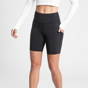 Athleta Ultimate Stash Pocket 7” Short